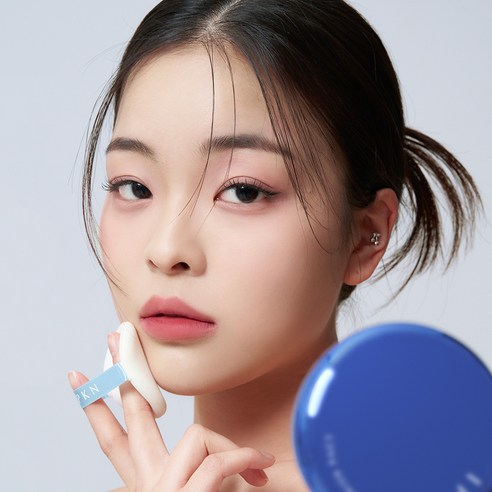 완벽한 피부 마무리를 위한 필수품: 입큰 스킨피니쉬 팩트 파우더 + 리필