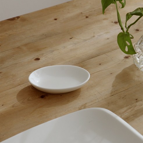 섬세한 식탁을 위한 우아한 선택, 로코리빙 본차이나 화이트 타원 종지