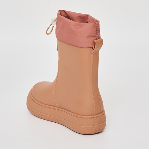 장마철 스타일과 쾌적함을 책임지는 리끌로우 셔링 레인부츠