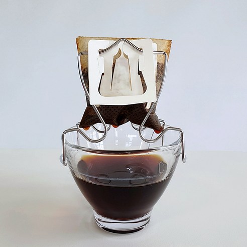 편리함과 스타일의 완벽한 조화를 이룬 이랑 드립백 거치대