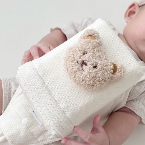 안전과 편안함을 선물하는 베이비소풍 뒤방쿠 올인원 뒤집기방지쿠션