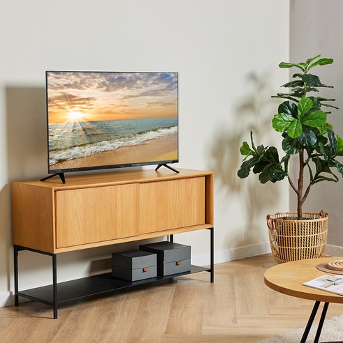 루컴즈 4K UHD TV 스탠드형 - 최고의 화질과 기능을 담은 텔레비전