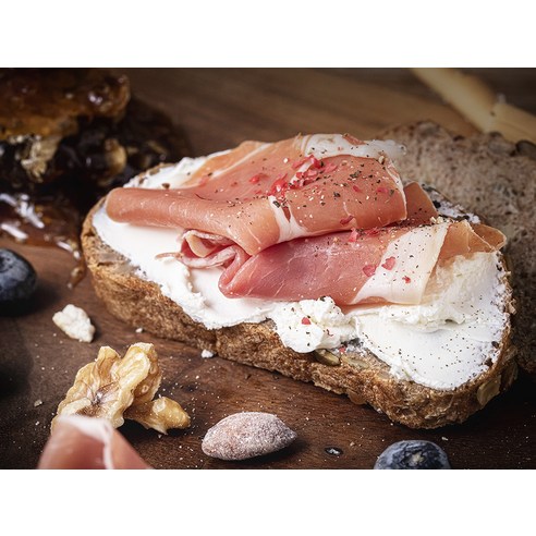 간편하고 맛있는 엘포조 하몽 세라노 슬라이스, 혼술과 캠핑의 품격을 높여줍니다.