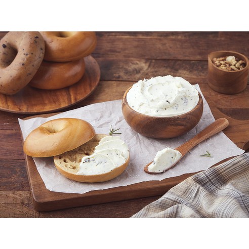 향긋한 바질 향으로 식탁을 풍성하게, 비욘드 바질 크림치즈