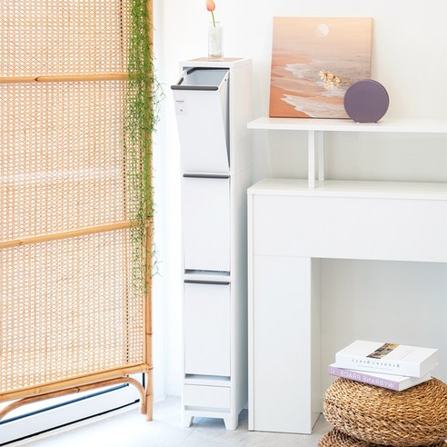 좁은 틈새를 활용하여 깔끔한 분리수거 라이프를!