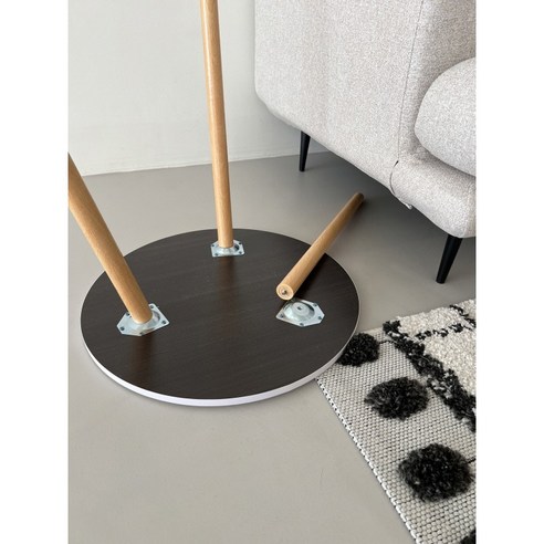 공간에 스며드는 따스한 감성, 오브민 원형 우드 사이드 협탁