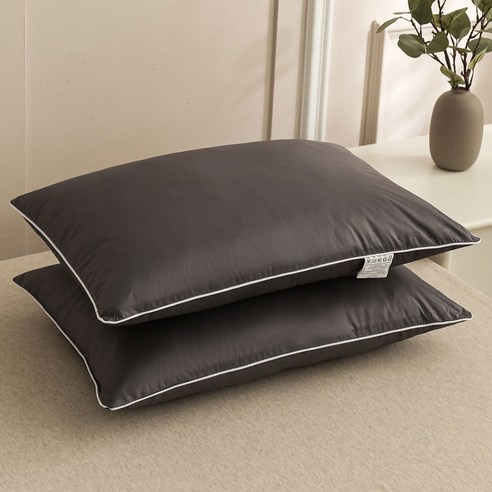 소하임 호텔용 통 물세탁 베개 2p는 고급스러운 그레이계열의 단색(무지) 디자인으로, 폴리에스테르 재질의 내구성이 강한 제품입니다.