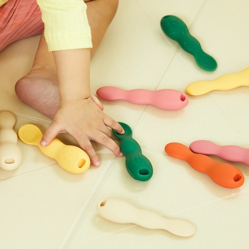 엄마의 사랑으로 만든 안전한 첫 식사, 잼먹 실리콘 땅콩 이유식 스푼