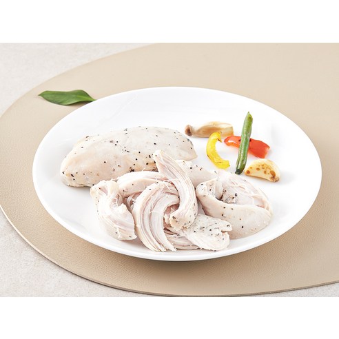 촉촉한 맛의 조화를 선사하는 블랙페퍼 닭가슴살