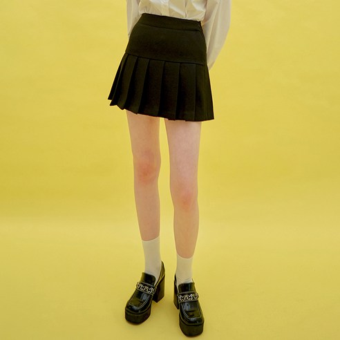 하트클럽 Pleats Logo Skirt