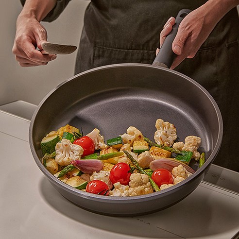눌어붙음 걱정 없이 쉽고 맛있게! 킨델 인덕션 프라이팬으로 요리하세요.