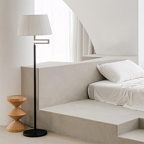 샘스 다니엘 장 스탠드 플로어 조명, 블랙