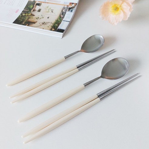 보겐 마띠네 한식 수저 2인 세트, 바닐라, 숟가락 2p + 젓가락 2p, 1개