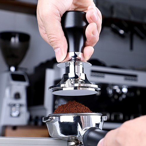 자동화된 템핑을 통한 일관된 커피 추출 혁명