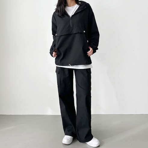 女  時尚  服裝  訓練衣服  頂部和底部  組  成年女性  成年女性  婦女  女人