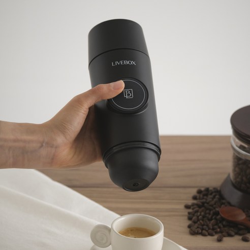 휴대성과 전문성을 결합한 혁신적인 에스프레소 경험