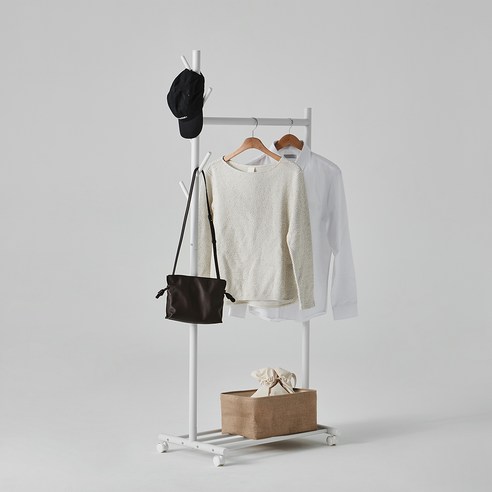 좁은 공간, 옷 정리 고민 끝! 한샘 멀티 행거로 효율적인 수납 공간 확보!