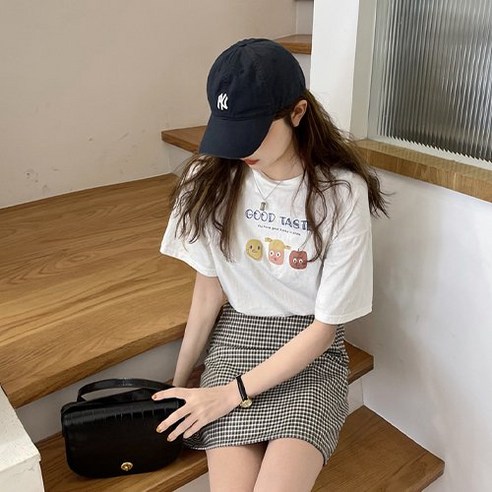 女 時尚 服裝 上衣 短袖 t卹 成年女人 成年女人 女士 女人 涼爽 夏天 夏天 夏天 夏天 夏天 夏天 涼爽的夏天 仲夏 夏天 夏天 炎熱的夏天炎熱的夏季 炎熱的夏季 夏 夫人 夫人 冷靜 冷靜 女裝 服裝 短袖T卹
