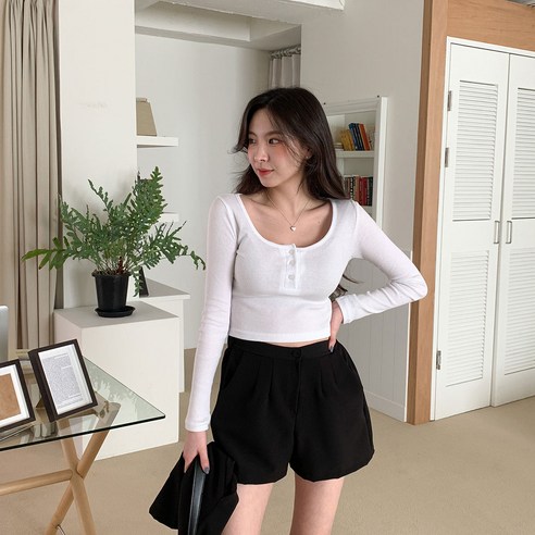 女  時尚  服裝  下裝  短褲  成年女性  成年女性  婦女  女人  淑女