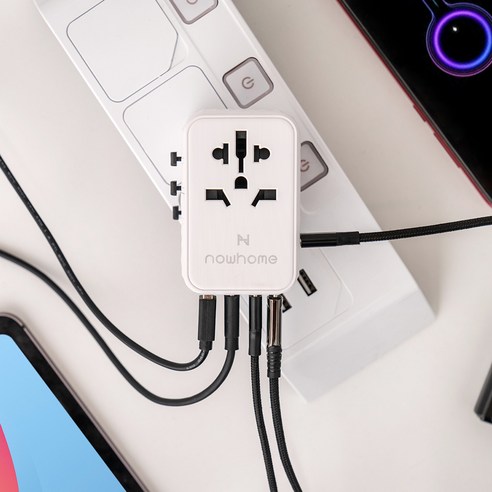 다양한 기기를 동시에 충전할 수 있는 나우홈 여행용 GaN PPS USB 충전기