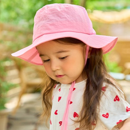 완벽한 자외선 차단과 통풍, 스타일까지 갖춘 여름철 아동 모자