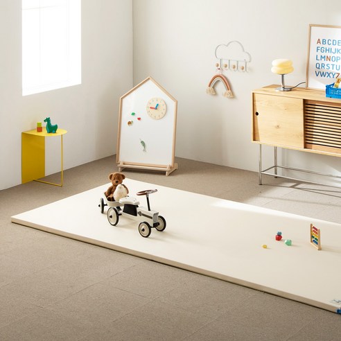 안전하고 넉넉한 크림하우스 프리2 폴더매트로 아이에게 행복한 놀이 공간을 선물하세요.