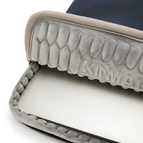 견고함과 스타일을 겸비한 킨맥 360쉴드 노트북 파우치, 당신의 디지털 라이프를 안전하고 아름답게.