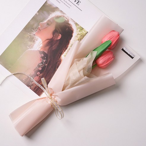 아침을 환하게 밝혀주는 핑크 튤립 꽃다발