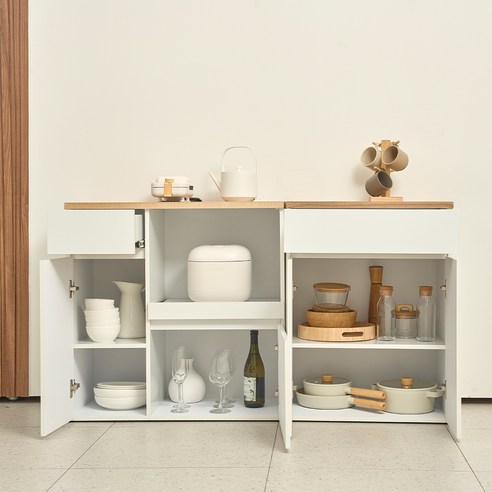 좁은 주방, 러스틱 수납장 하나로 깔끔하게!