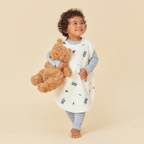 밤새 이불킥 날리는 우리 아이, 숙면 마법으로 해결! 코니 수면조끼 솔직 후기 코니수면조끼