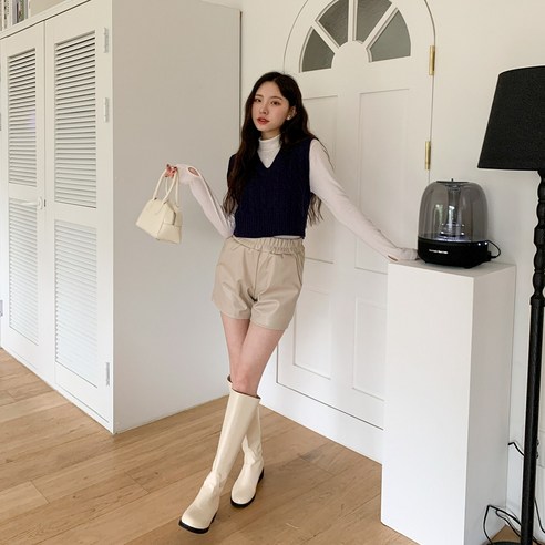 女  時尚  服裝  下裝  短褲  成年女性  成年女性  婦女  女人  淑女