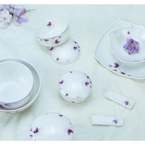 섬세한 아름다움이 깃든 식탁의 품격, 한국도자기 라일락 칠첩반상기