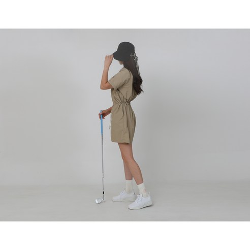 수아무아 점프수트 하나로 스타일과 스코어, 두 마리 토끼를!