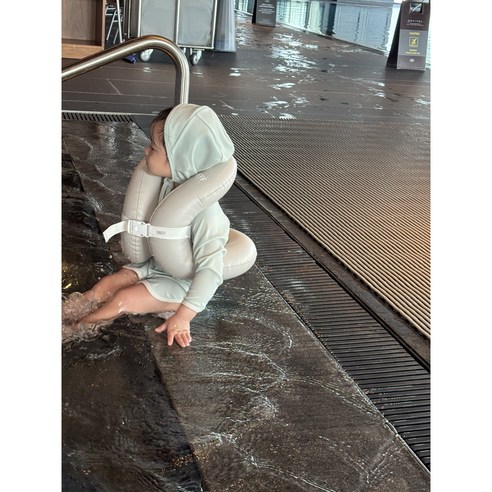 햇살 아래 우리 아이, 베르가못 래쉬가드 바디슈트로 완성하는 완벽한 물놀이!