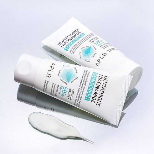 에이플비 글루타치온 나이아신아마이드 선스크린은 피부를 보호하고 피부 톤을 개선하는 데 탁월한 효과를 발휘합니다.