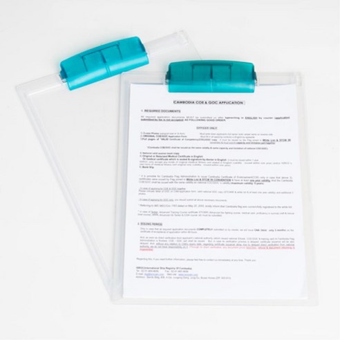 사무실 오피스 데스크에 놓인 회의 미팅 발표용 PPT 제안서 클립보드와 결재 문서판, 블루 컬러 제안서ppt