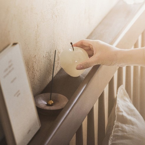 원목의 숨결로 완성하는 편안하고 아름다운 숙면 공간, 누어 리케 침대 프레임