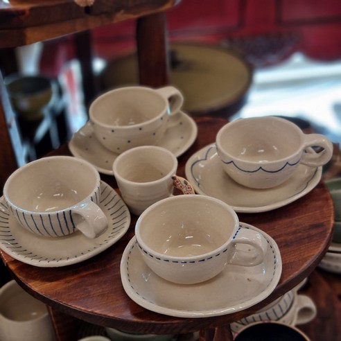 섬세한 아름다움이 식탁에 스며들다, 여우자기 웬디 도자기 반찬 그릇