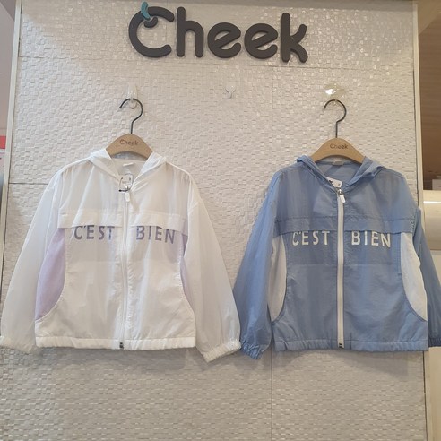 [치크] 너무 가벼워 입기벗기 편하고 보관하기도 좋은 #초경량 매쉬배색 바람막이 점퍼# 여아남아공용CKJA25S1B