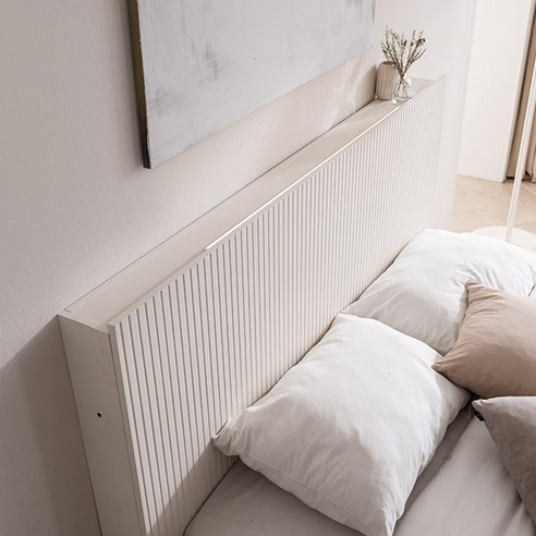 편안한 수면과 세련된 분위기를 위한 [삼익가구]디메이 LED 아트월 수납 호텔 침대