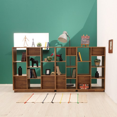 공간에 온기를 불어넣는 디자인, 동서가구 라떼 우드감성 멀바우 파티션 책장