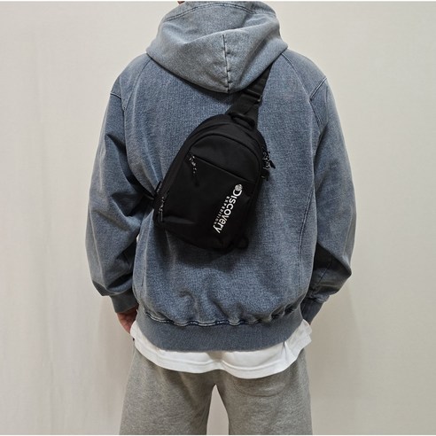 가볍게 떠나는 당신의 모든 순간, 디스커버리 미니 슬링백과 함께 디스커버리슬링백