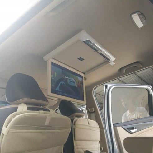 드넓은 하늘을 품은 듯, 자동차 안의 영화관을 완성하다