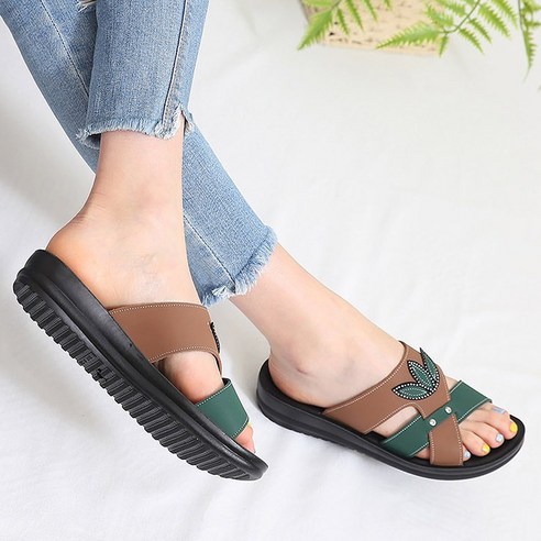벨루치슈즈 여성 나뭇잎 큐빅 3.5cm 발편한 엄마 중년 통굽 봄 여름 슬리퍼