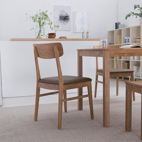 따뜻한 감성으로 식탁을 채우는 리바트 뉴시나몬 원목 식탁 의자