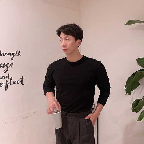 어깨 넓어보이는 머슬핏 무지 긴팔티 라운드 티 몸좋아보이는 티셔츠 짐웨어 쭉티