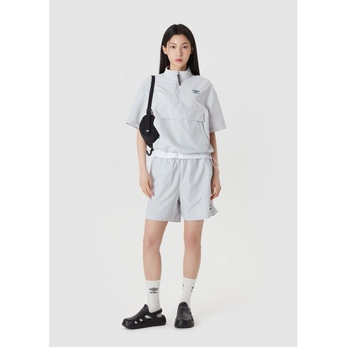 엄브로 스타일아카이브 남녀공용 클래식 반팔 스탠넥 아노락 UP223CWT42