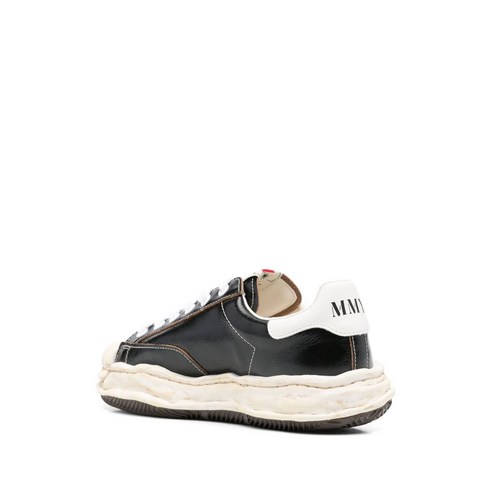 페이턴트 가죽의 고급스러움으로 완성하는 겨울 스타일, 메종 미하라 야스히로 블레이키 스니커즈