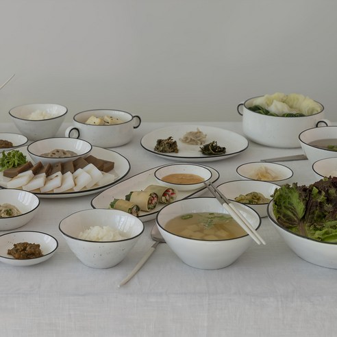 6인 가족의 행복한 식탁을 완성하는 42피스 도자기 홈세트