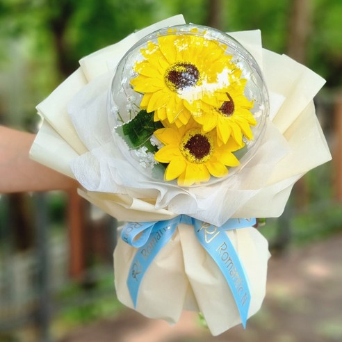 로맨틱한 감성을 담은 로맨틱앤의 풍선꽃다발은 특별한 선물로써 좋은 선택이 될 것입니다.